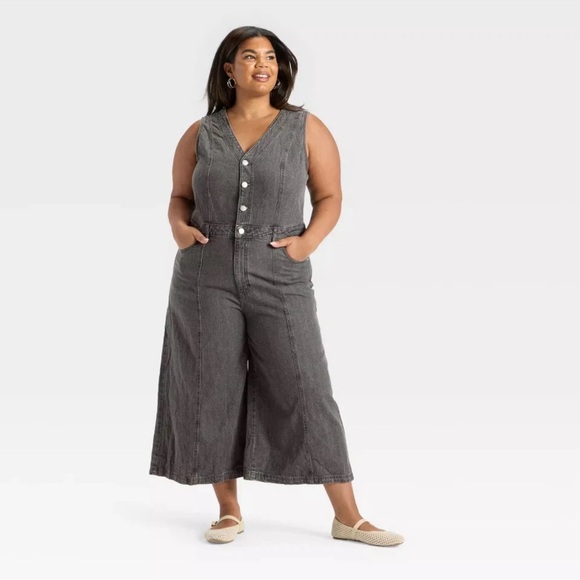 Women's Cropped Sleeveless Denim Jumpsuit - Universal Thread Black Wash 20 - Picture 2 of 3